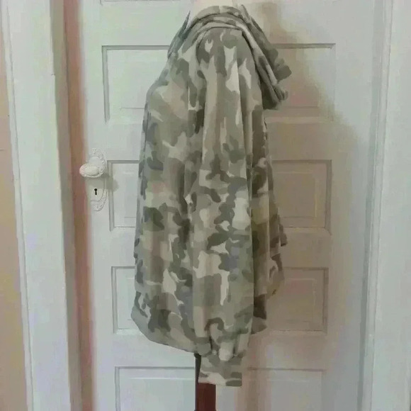 Camo Skull Hoodie #000M - Picture 4 of 4